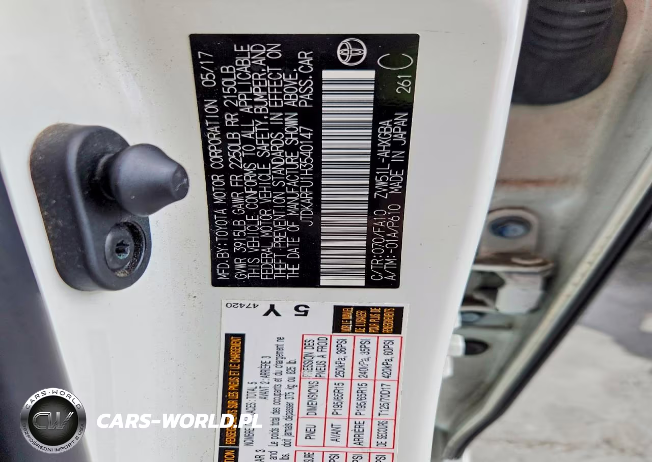 2017 Toyota Prius Three VIN:JTDKARFU1H3540147 - 12