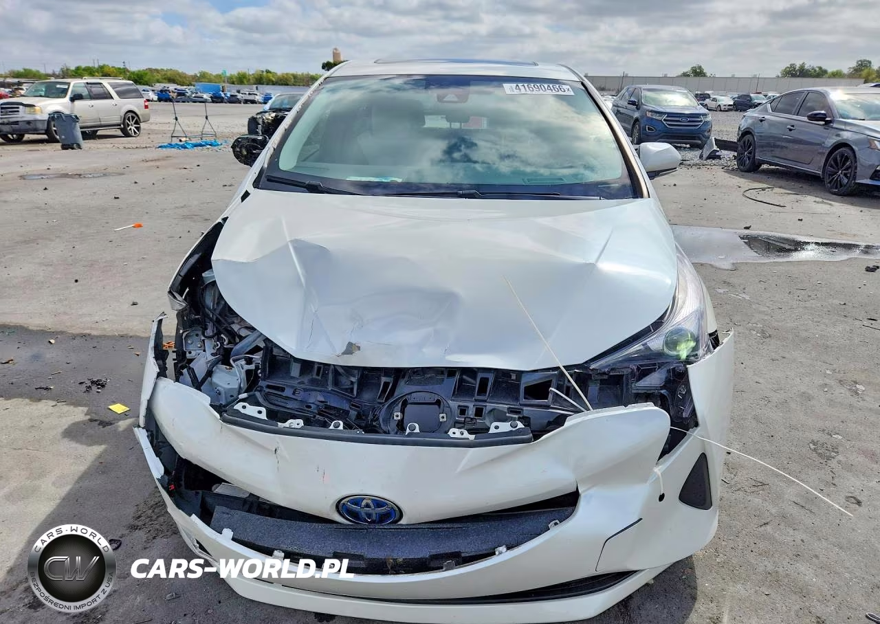 2017 Toyota Prius Three VIN:JTDKARFU1H3540147 - 5