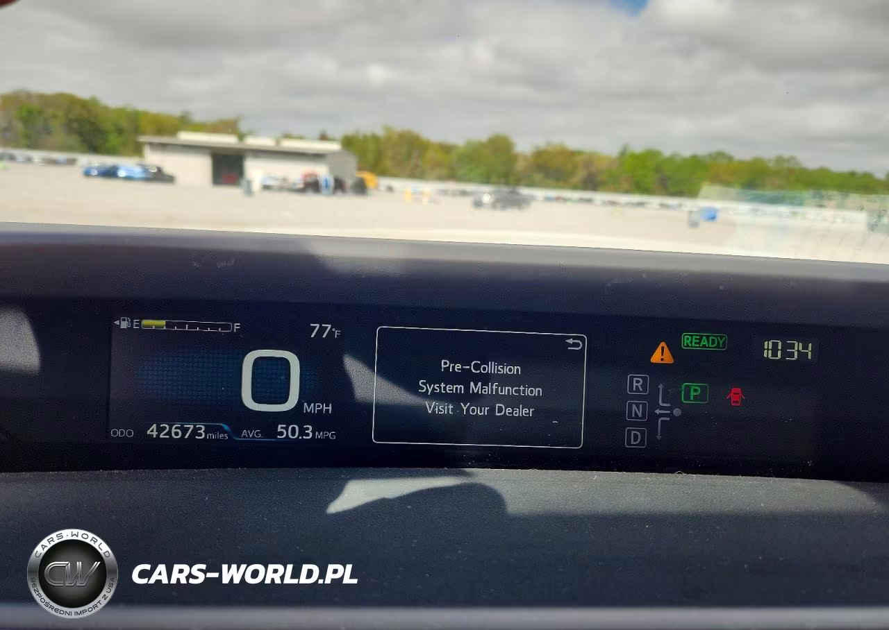 2017 Toyota Prius Three VIN:JTDKARFU1H3540147 - 9