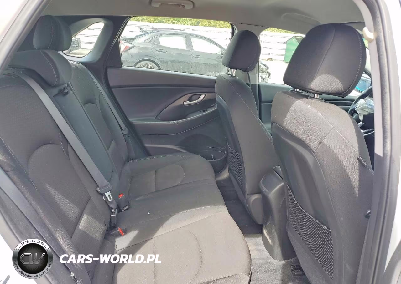 2018 Hyundai Elantra Gt Base VIN:KMHH35LE9JU031168 - 10