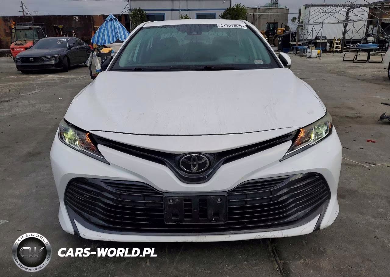2019 Toyota Camry Le VIN:4T1B11HK3KU283910 - 5