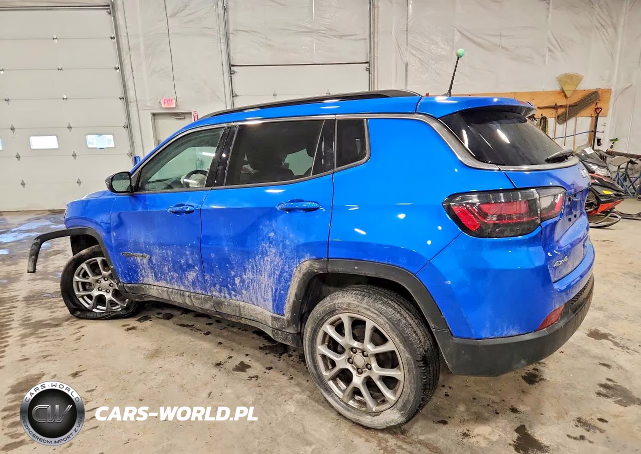 2022 Jeep Compass Latitude Lux VIN:3C4NJDFB1NT169800 - 2