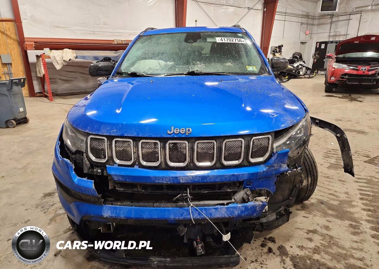 2022 Jeep Compass Latitude Lux VIN:3C4NJDFB1NT169800 - 5