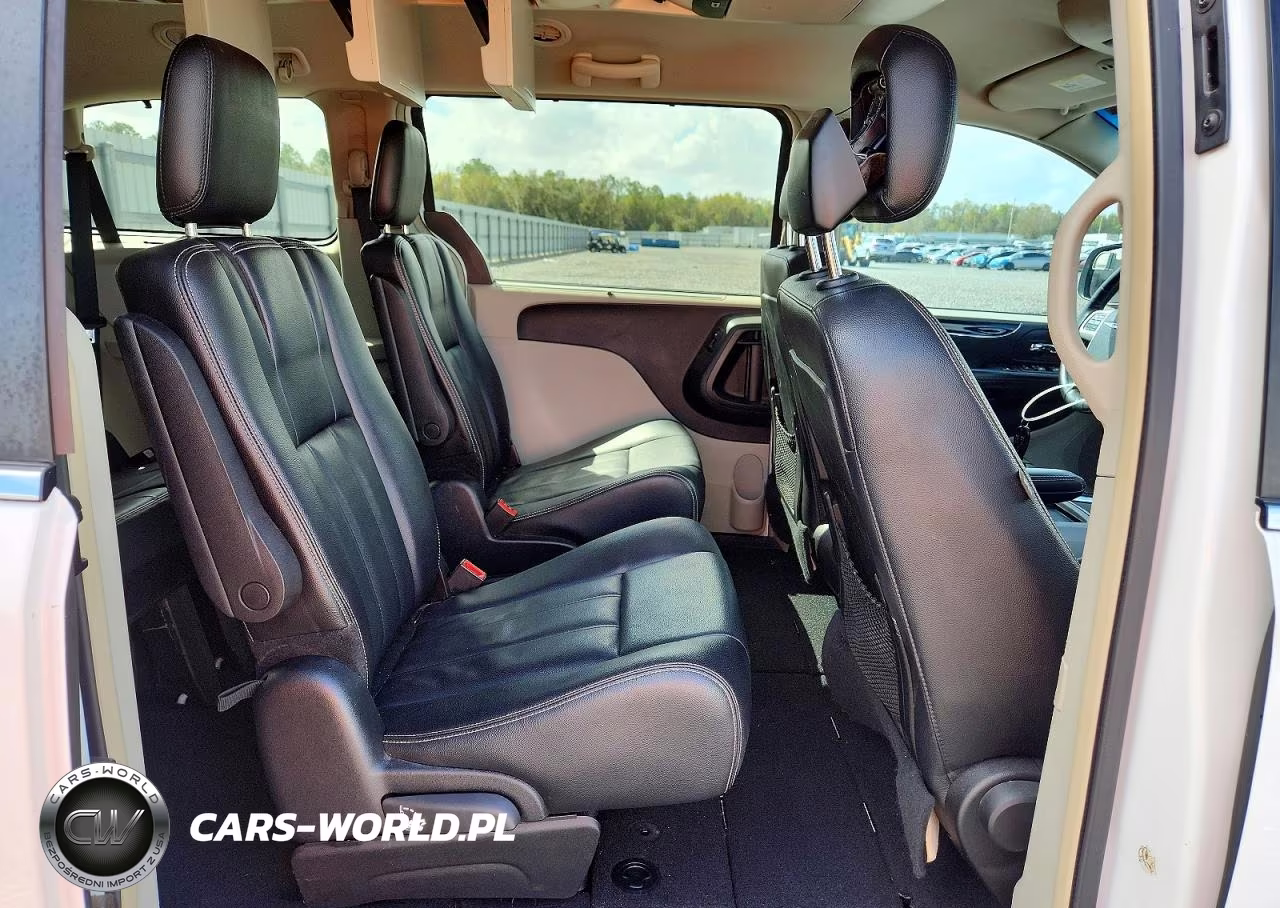 2014 Chrysler Town & Country Touring VIN:2C4RC1BG8ER413814 - 11