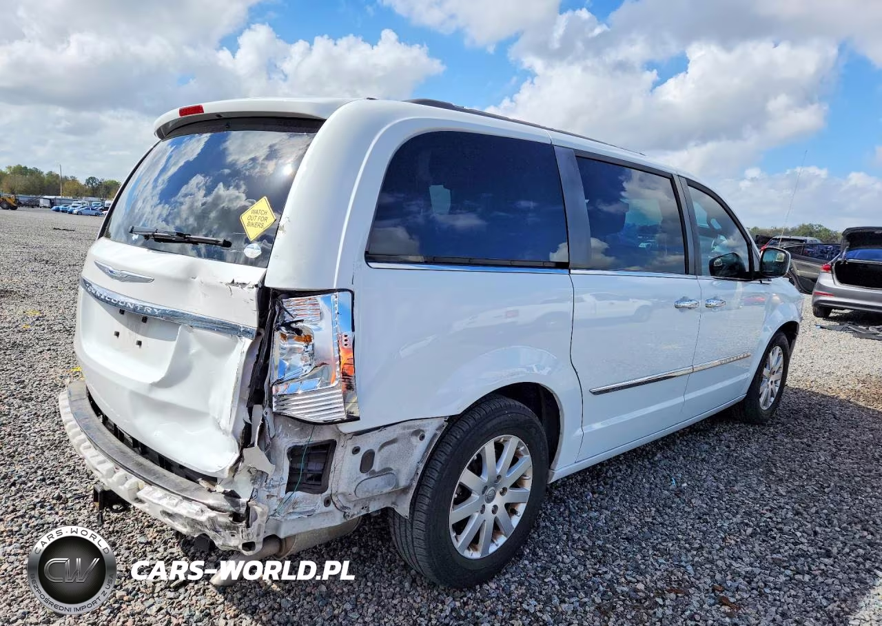2014 Chrysler Town & Country Touring VIN:2C4RC1BG8ER413814 - 3