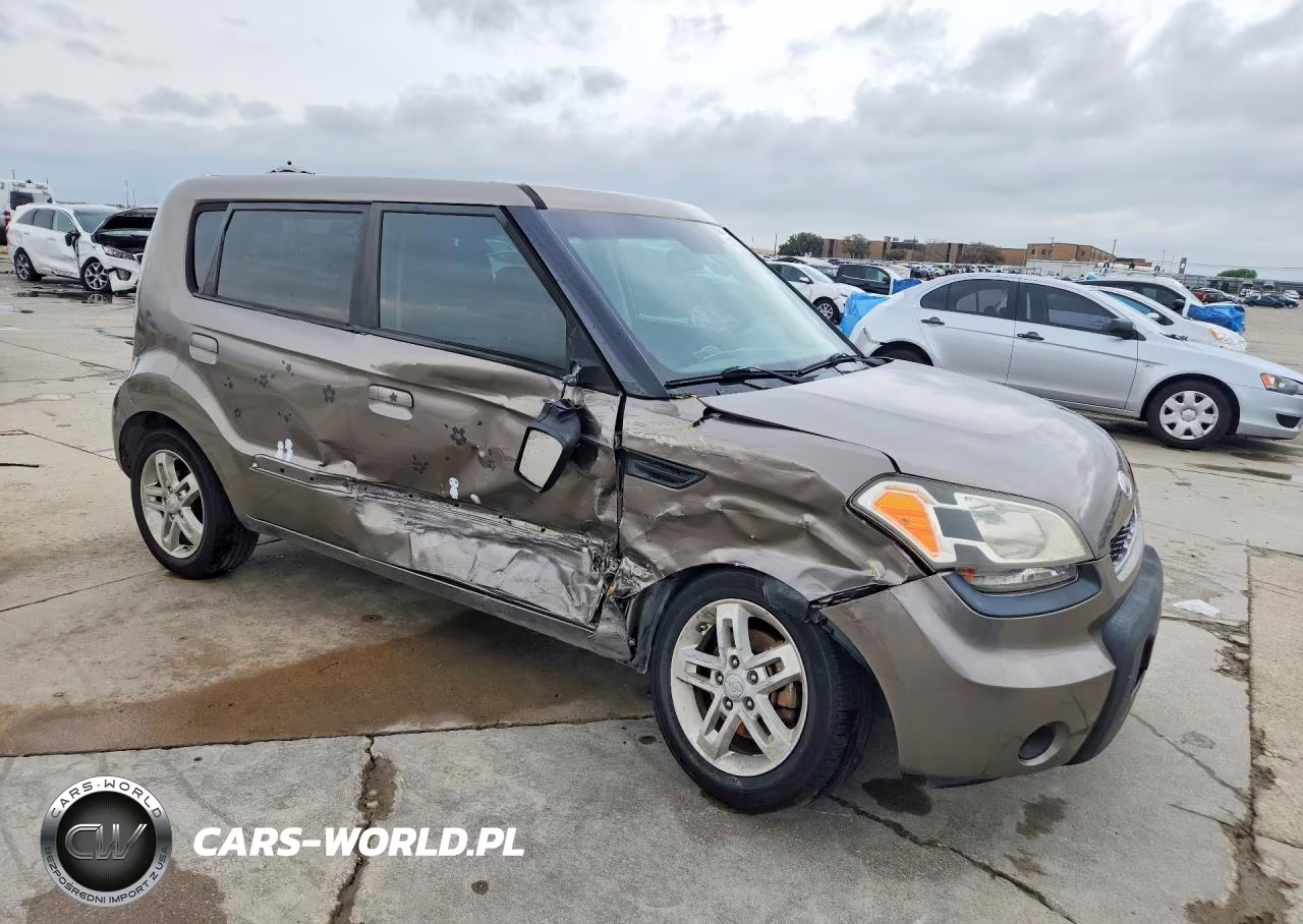 2010 Kia Soul + VIN:KNDJT2A2XA7125474 - 4