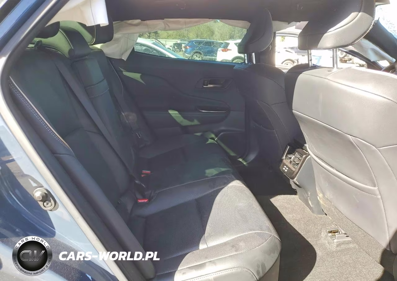 2025 Toyota Crown Xle VIN:JTDAAAAFXS3033325 - 10