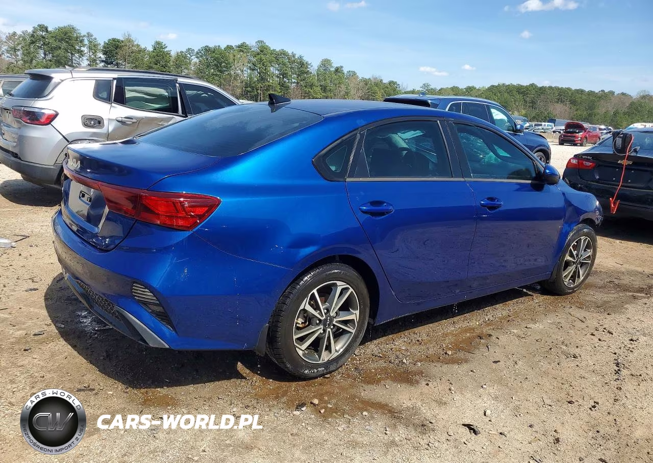 2023 Kia Forte Lxs VIN:3KPF24AD2PE507691 - 3