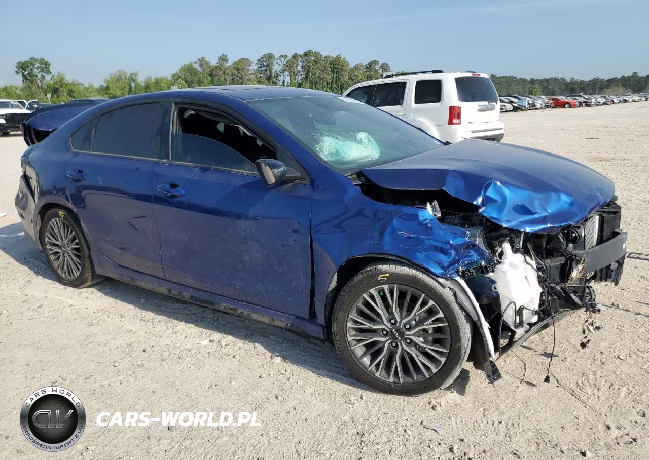 2024 Kia Forte Gt Line VIN:3KPF54AD9RE832011 - 4