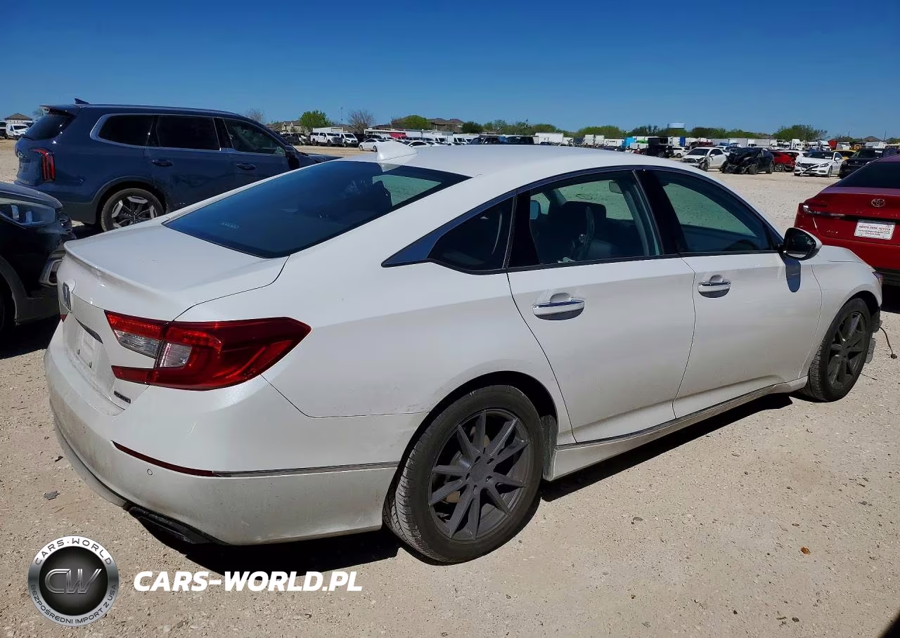 2018 Honda Accord Touring VIN:1HGCV1F97JA065239 - 3