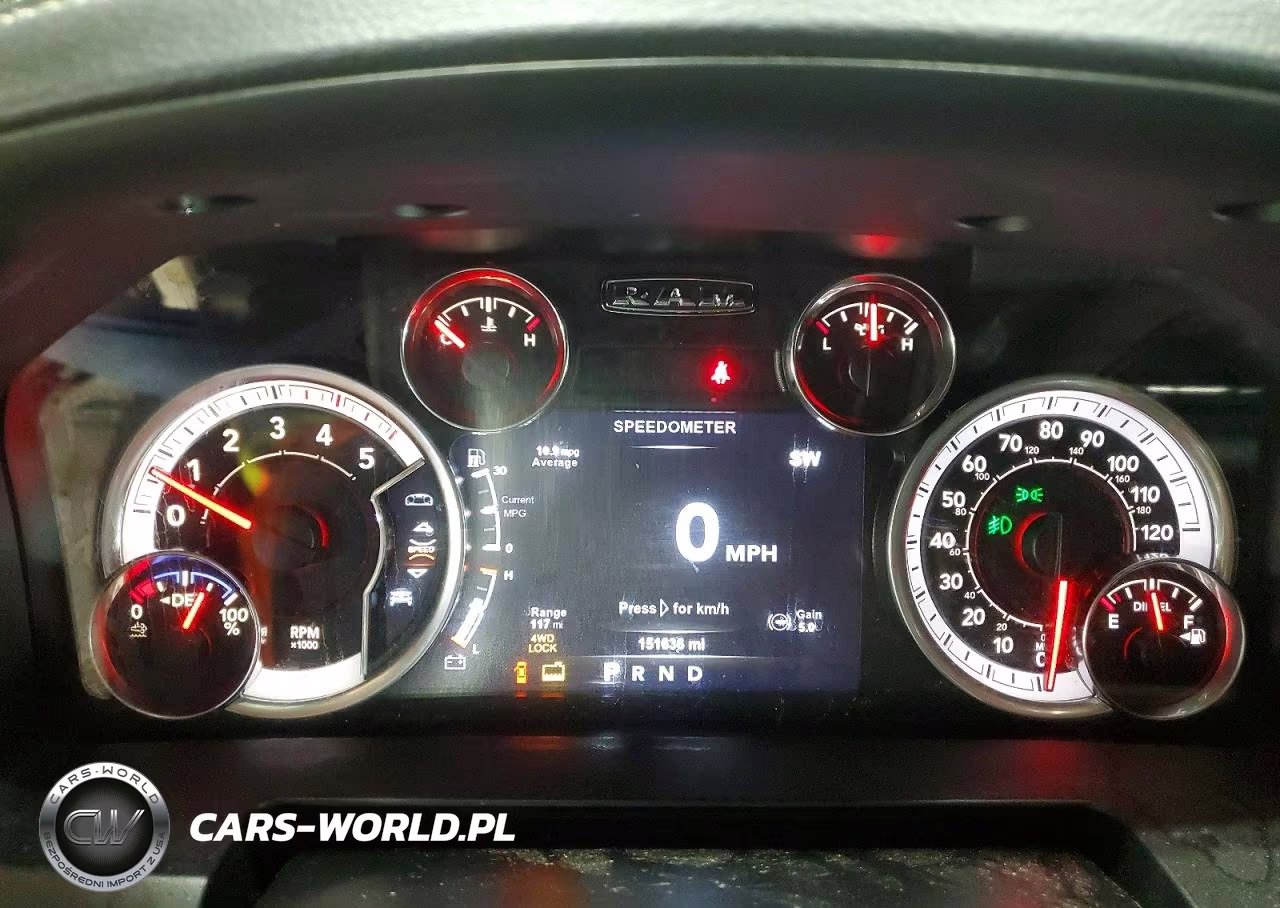 2018 Ram 3500 Laramie VIN:3C63R3EL0JG408381 - 9