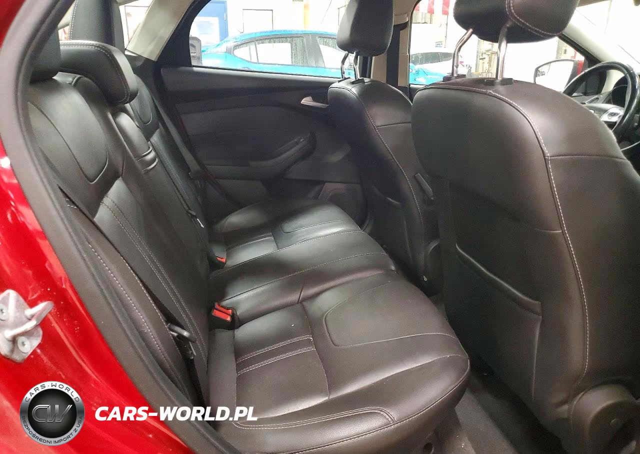 2012 Ford Focus Titanium VIN:1FAHP3J21CL145430 - 10