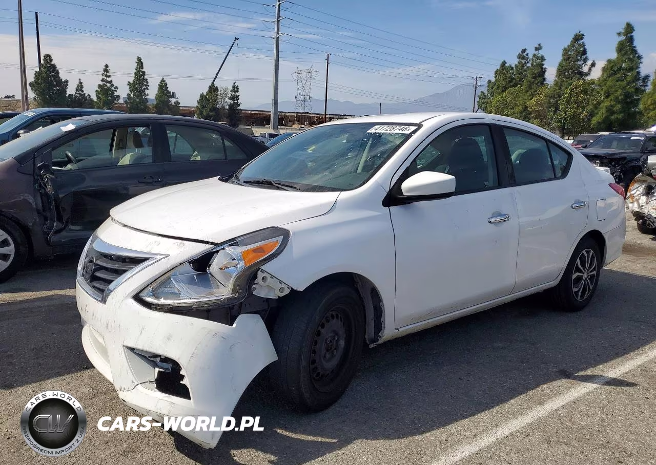 2019 Nissan Versa Sv