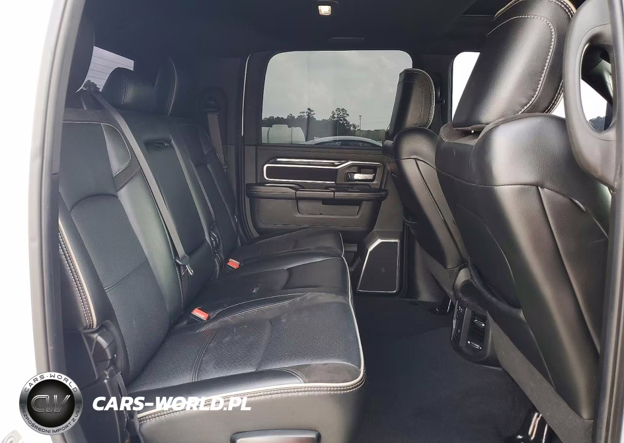 2022 Ram 2500 Laramie VIN:3C6UR5NL5NG381457 - 10