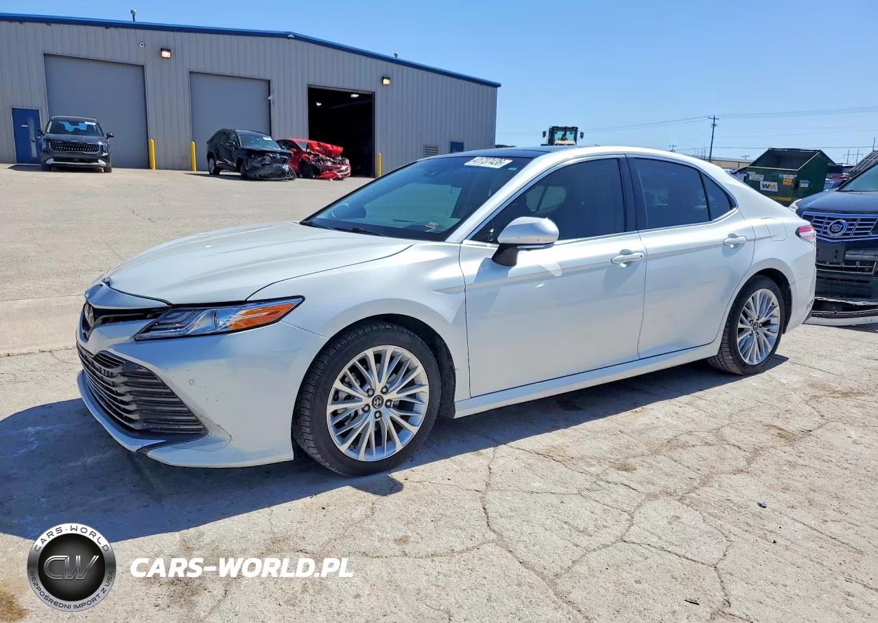 2018 Toyota Camry Xle VIN:4T1B11HK6JU041773 - 1