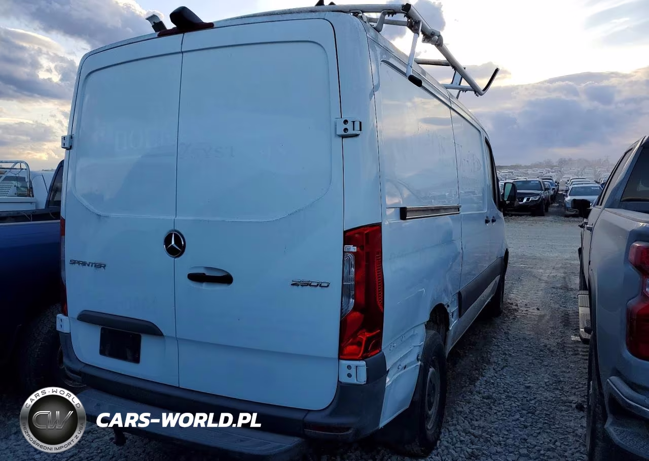 2019 Mercedes Benz Sprinter 2500 VIN:WD3PF0CD2KP047529 - 3