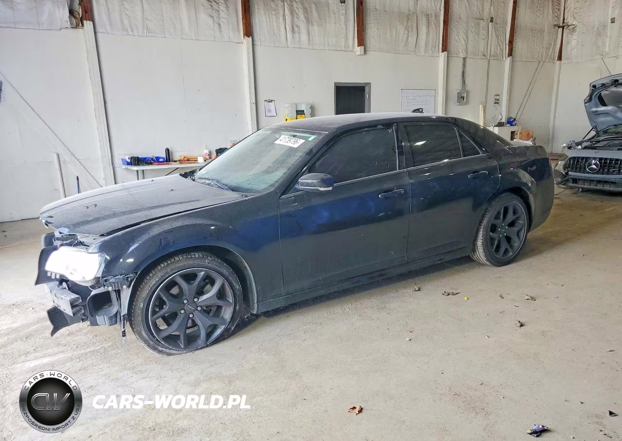 2021 Chrysler 300 Touring