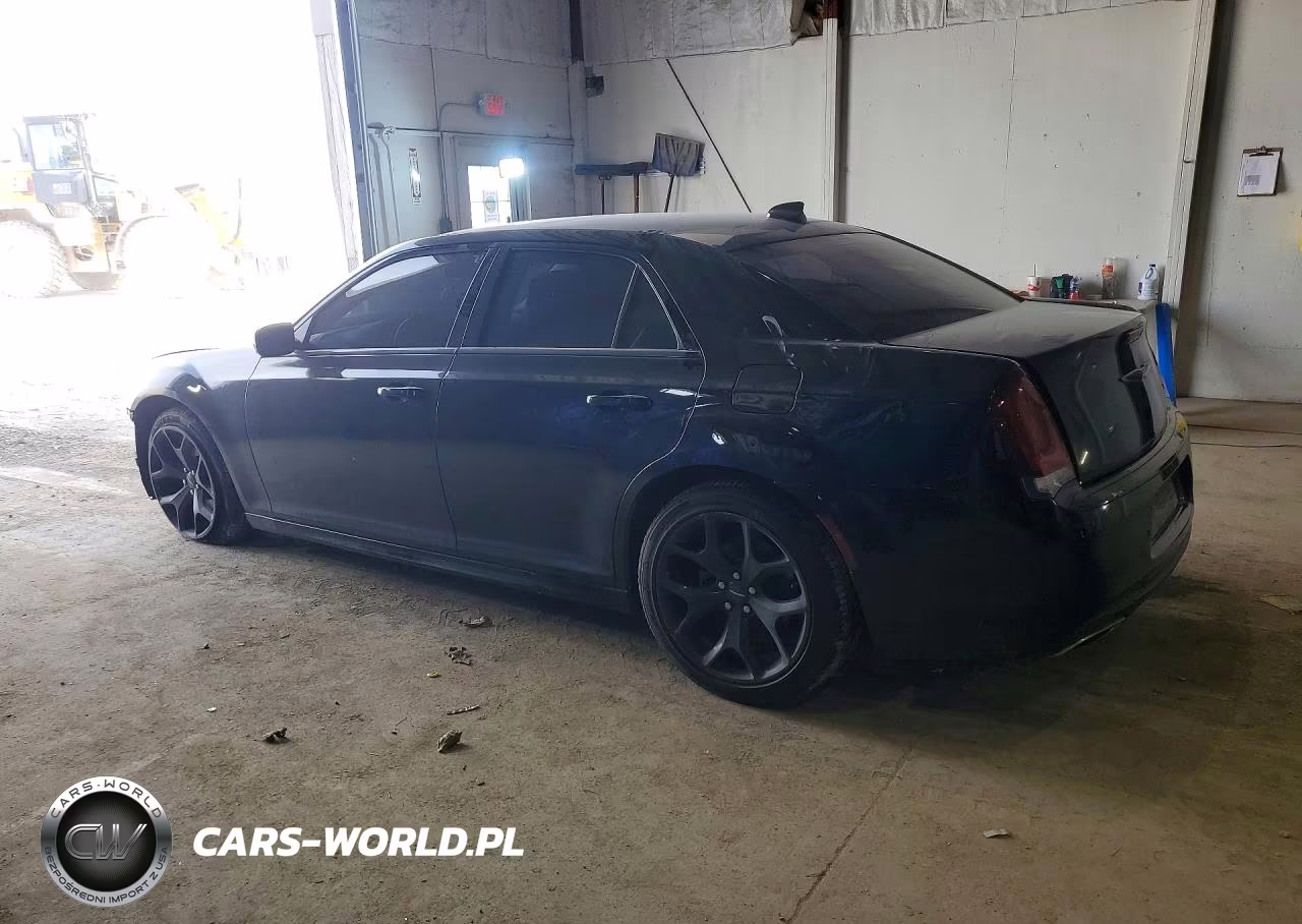 2021 Chrysler 300 Touring VIN:2C3CCAAG6MH661589 - 2