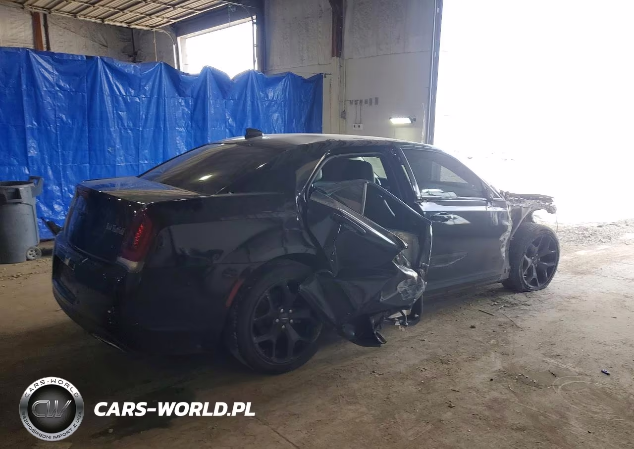 2021 Chrysler 300 Touring VIN:2C3CCAAG6MH661589 - 3