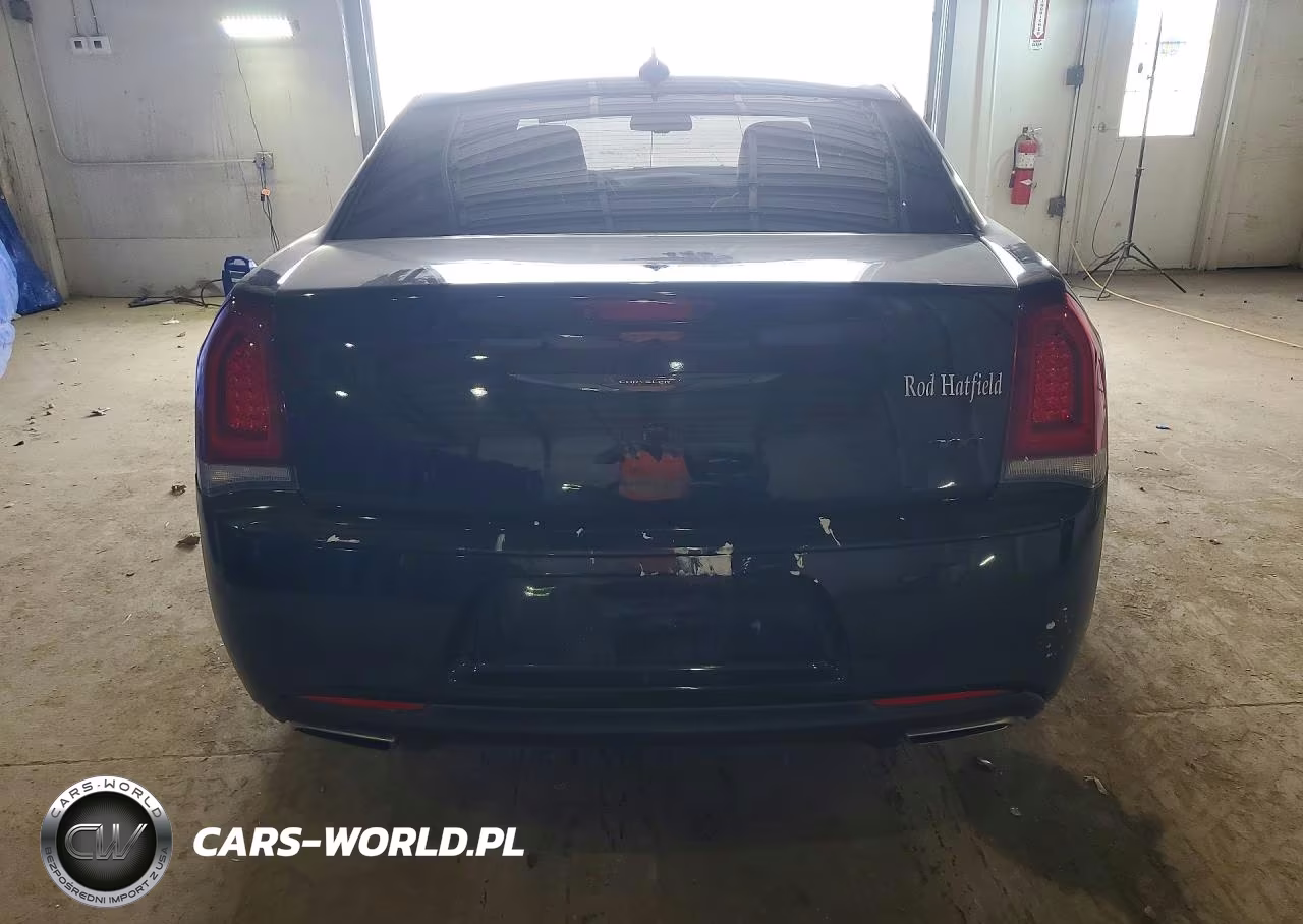 2021 Chrysler 300 Touring VIN:2C3CCAAG6MH661589 - 6