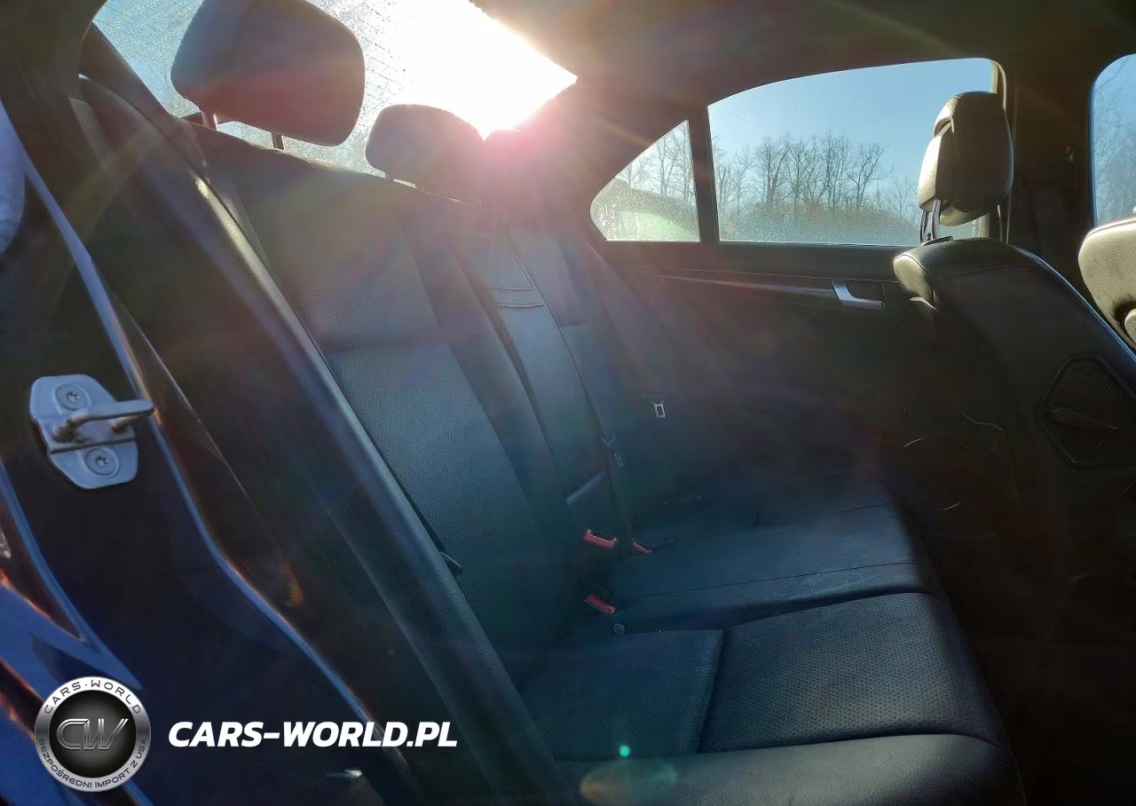 2011 Mercedes-Benz C 300 4Matic VIN:WDDGF8BB8BF525680 - 10