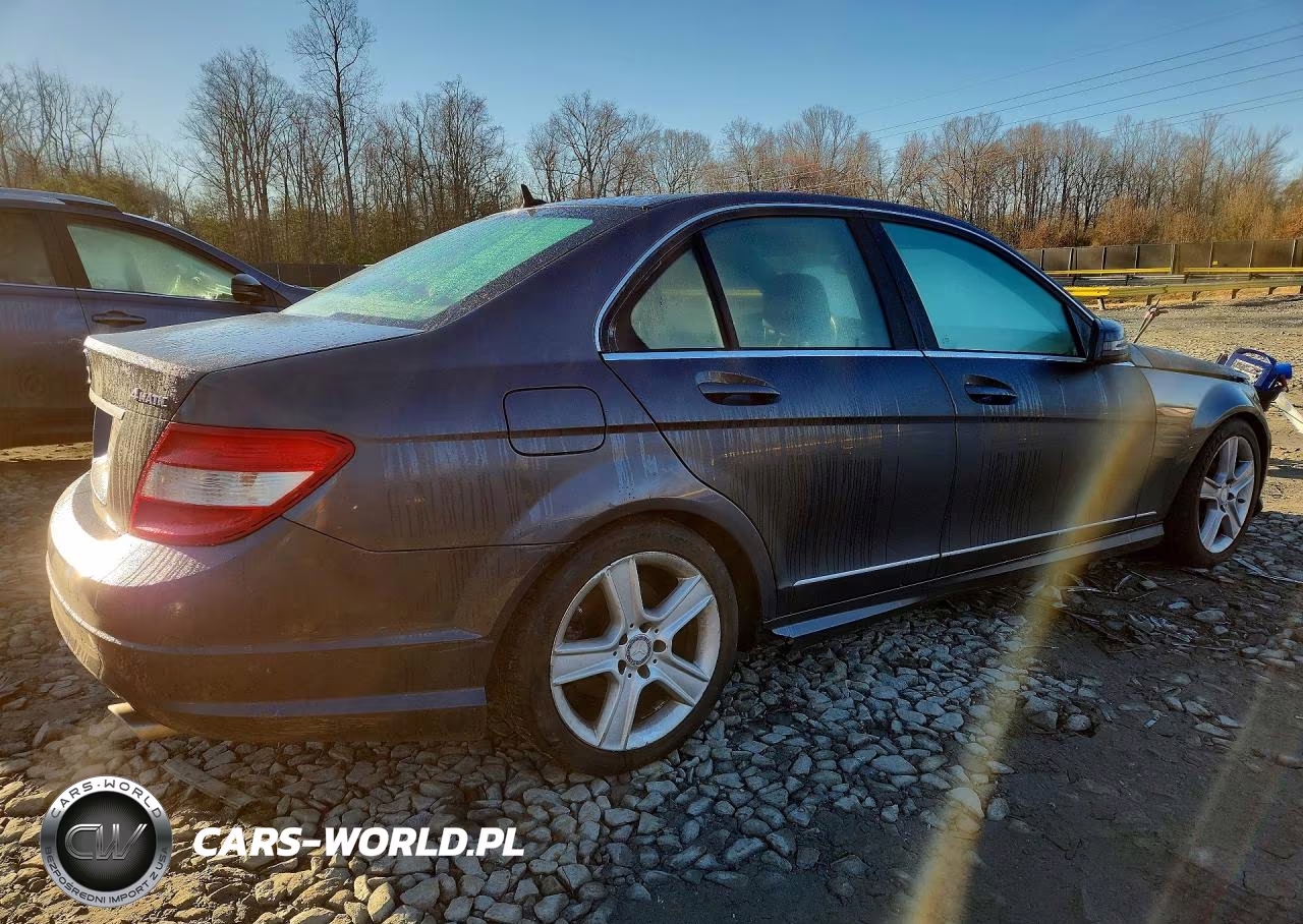2011 Mercedes-Benz C 300 4Matic VIN:WDDGF8BB8BF525680 - 3