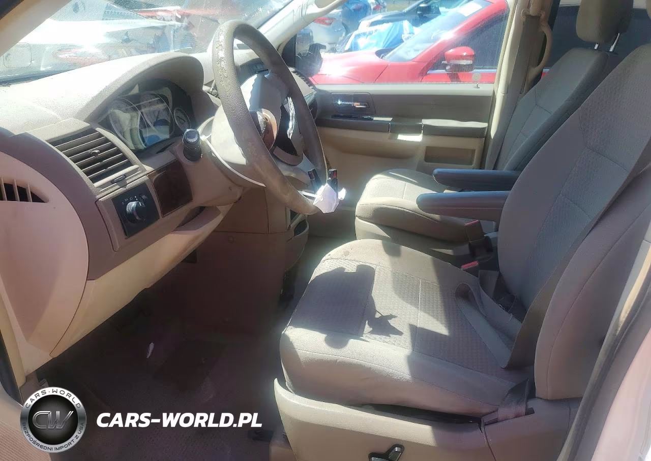 2010 Chrysler Town & Country Lx VIN:2A4RR4DE0AR271880 - 7