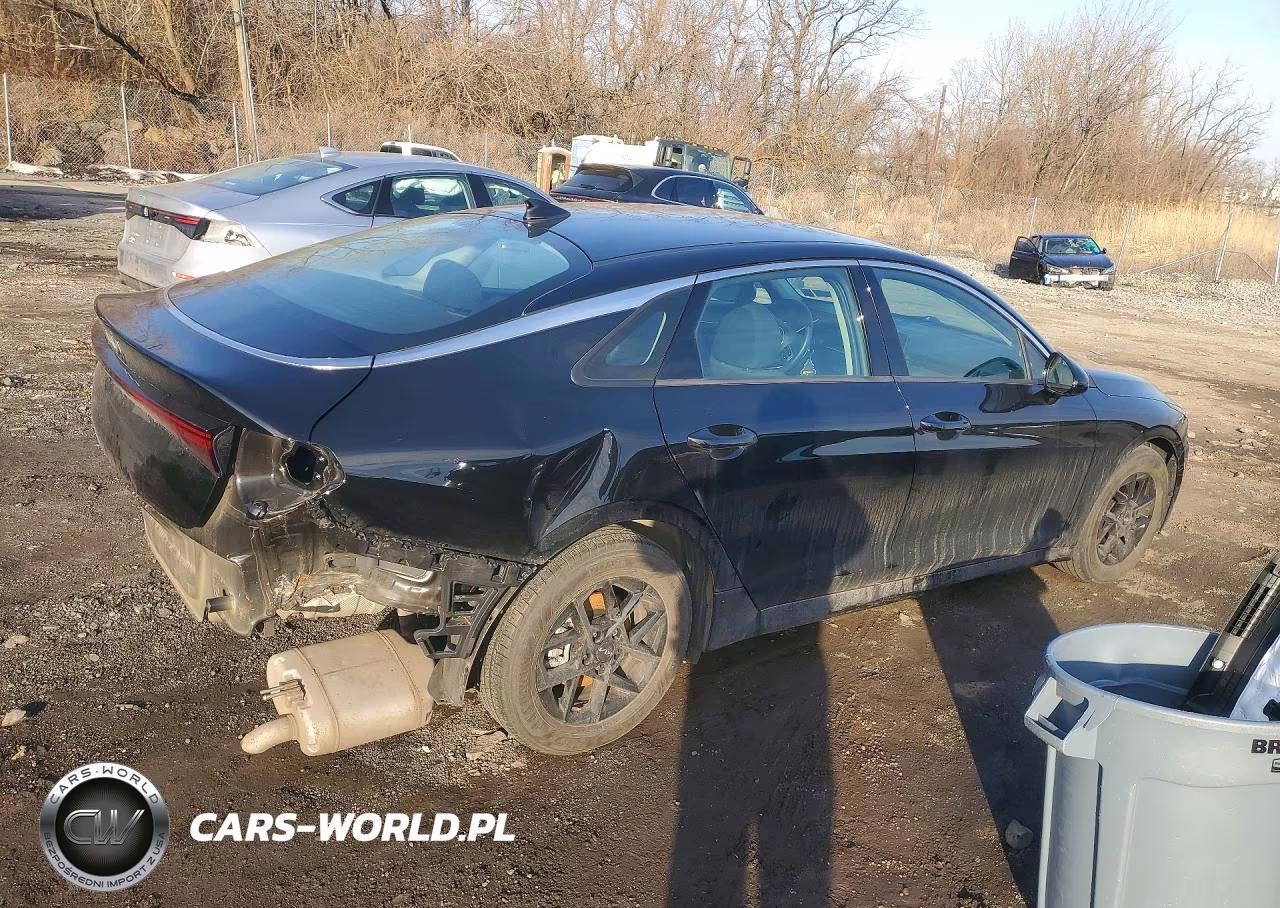 2025 Kia K5 Lxs VIN:KNAG24J78S5320939 - 3