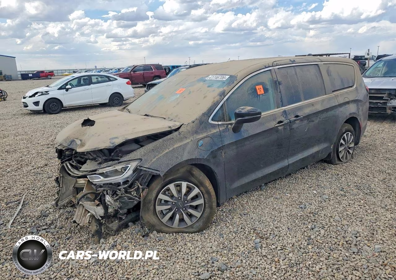2022 Chrysler Pacifica Hybrid Touring L VIN:2C4RC1L77NR164047 - 1