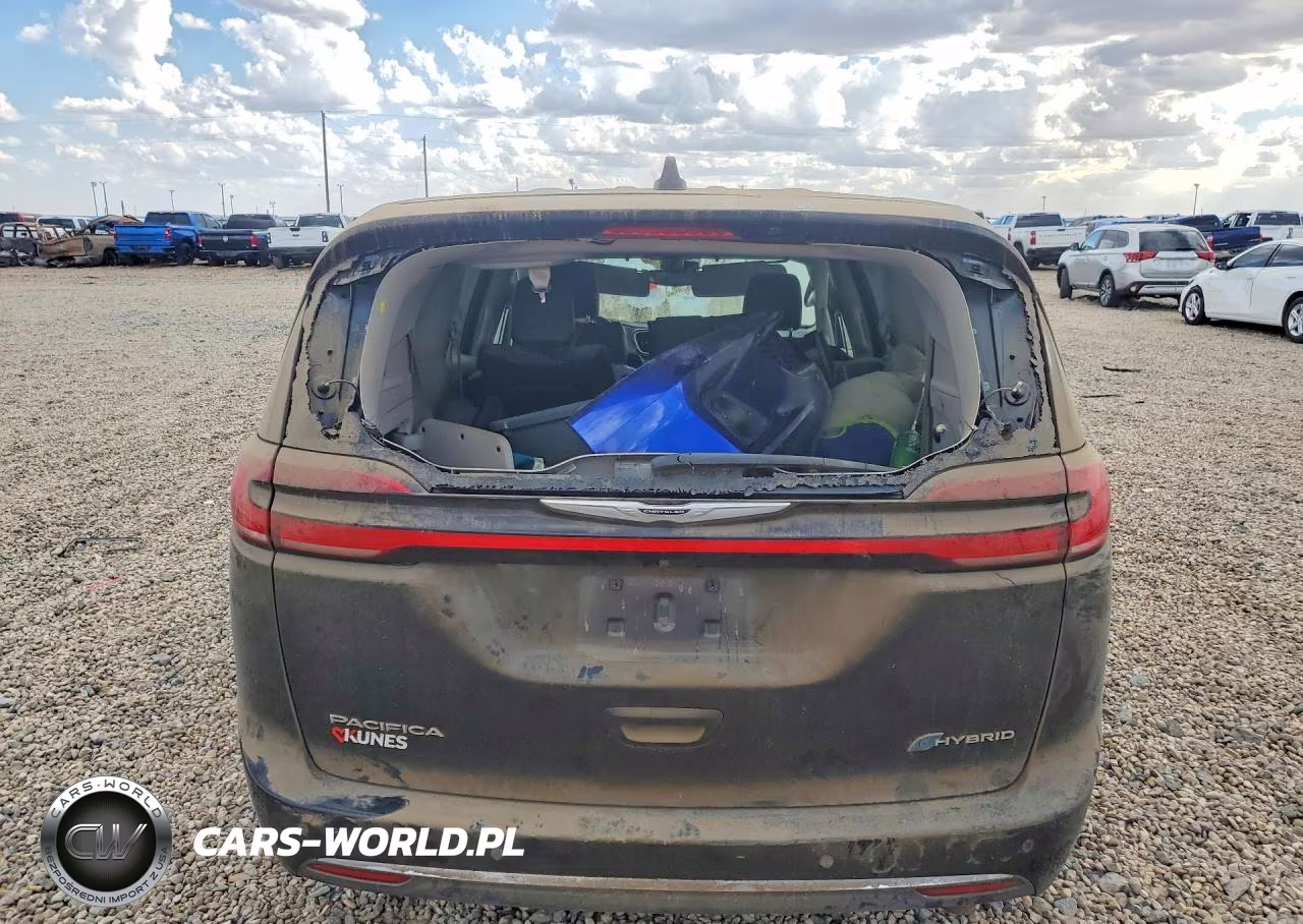 2022 Chrysler Pacifica Hybrid Touring L VIN:2C4RC1L77NR164047 - 6