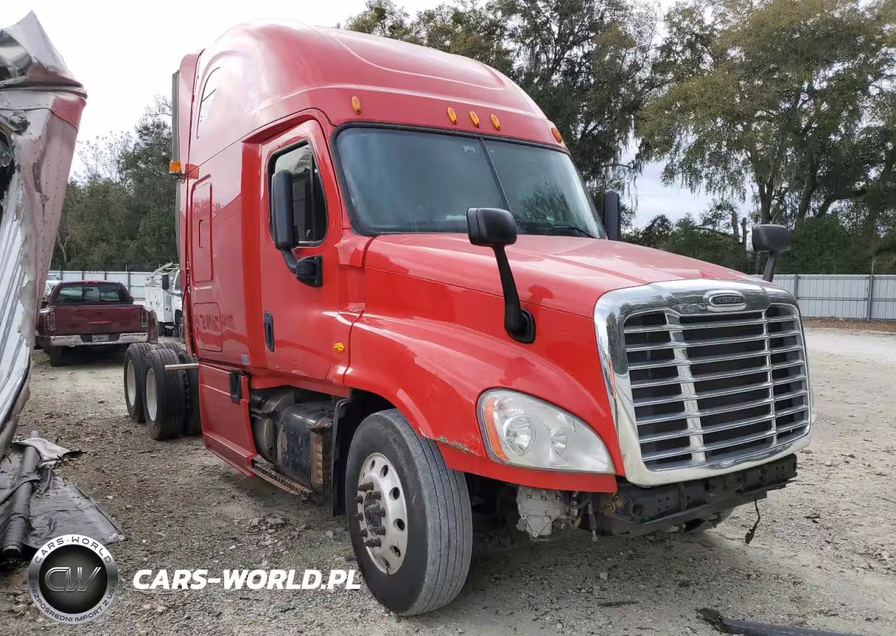 2018 FREIGHTLINER CASCADIA 1