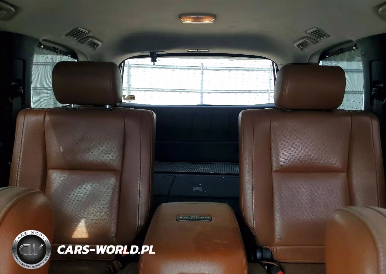 2010 Toyota Sequoia Platinum VIN:5TDDW5G16AS026466 - 10