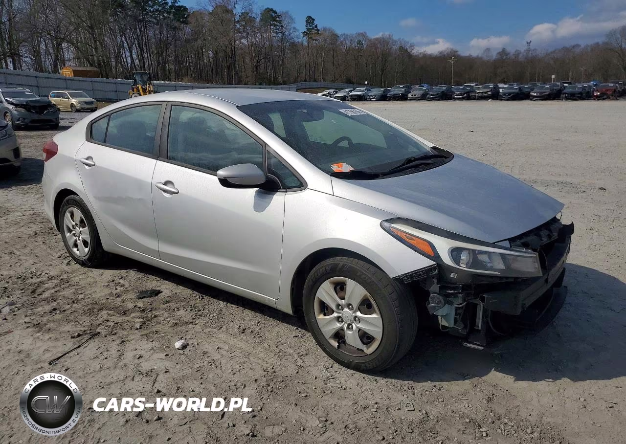 2017 Kia Forte Lx VIN:3KPFK4A7XHE090946 - 4