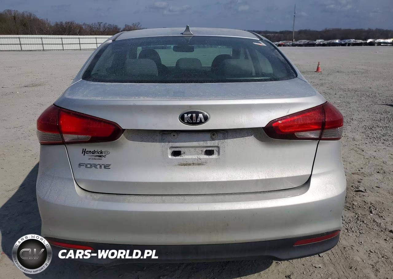 2017 Kia Forte Lx VIN:3KPFK4A7XHE090946 - 6