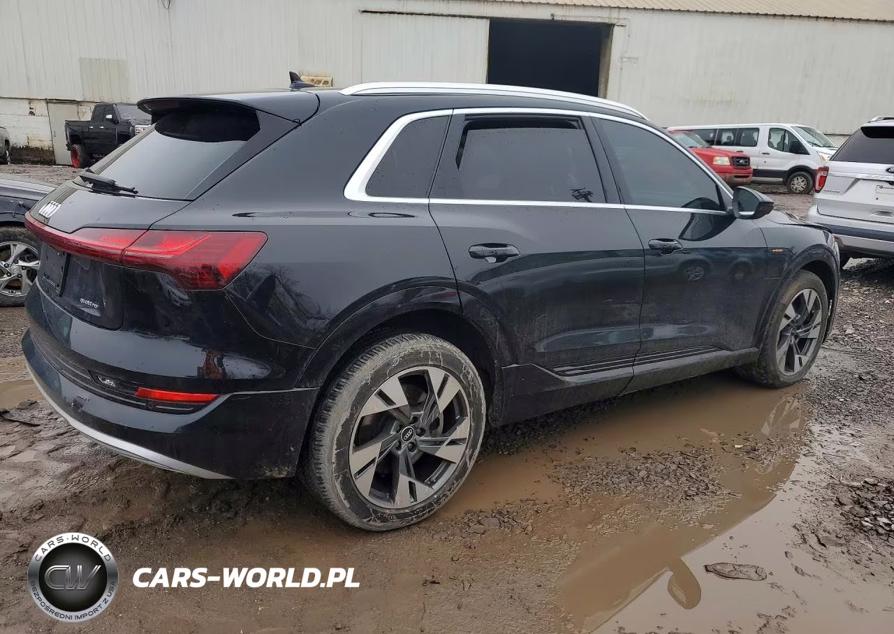 2022 Audi E-Tron Premium VIN:WA1AAAGE1NB005612 - 3