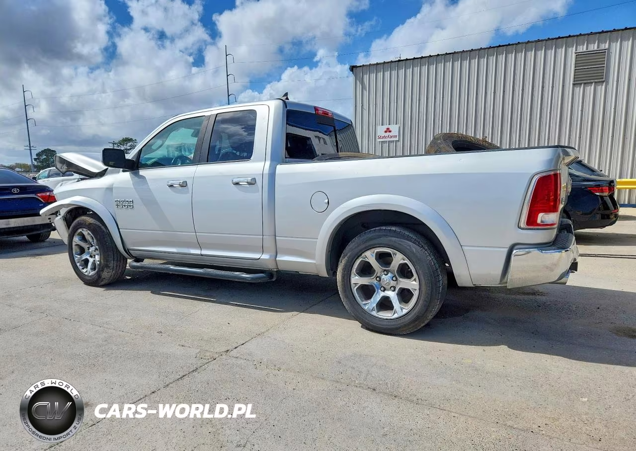 2017 Ram 1500 Laramie VIN:1C6RR6JT8HS520219 - 2