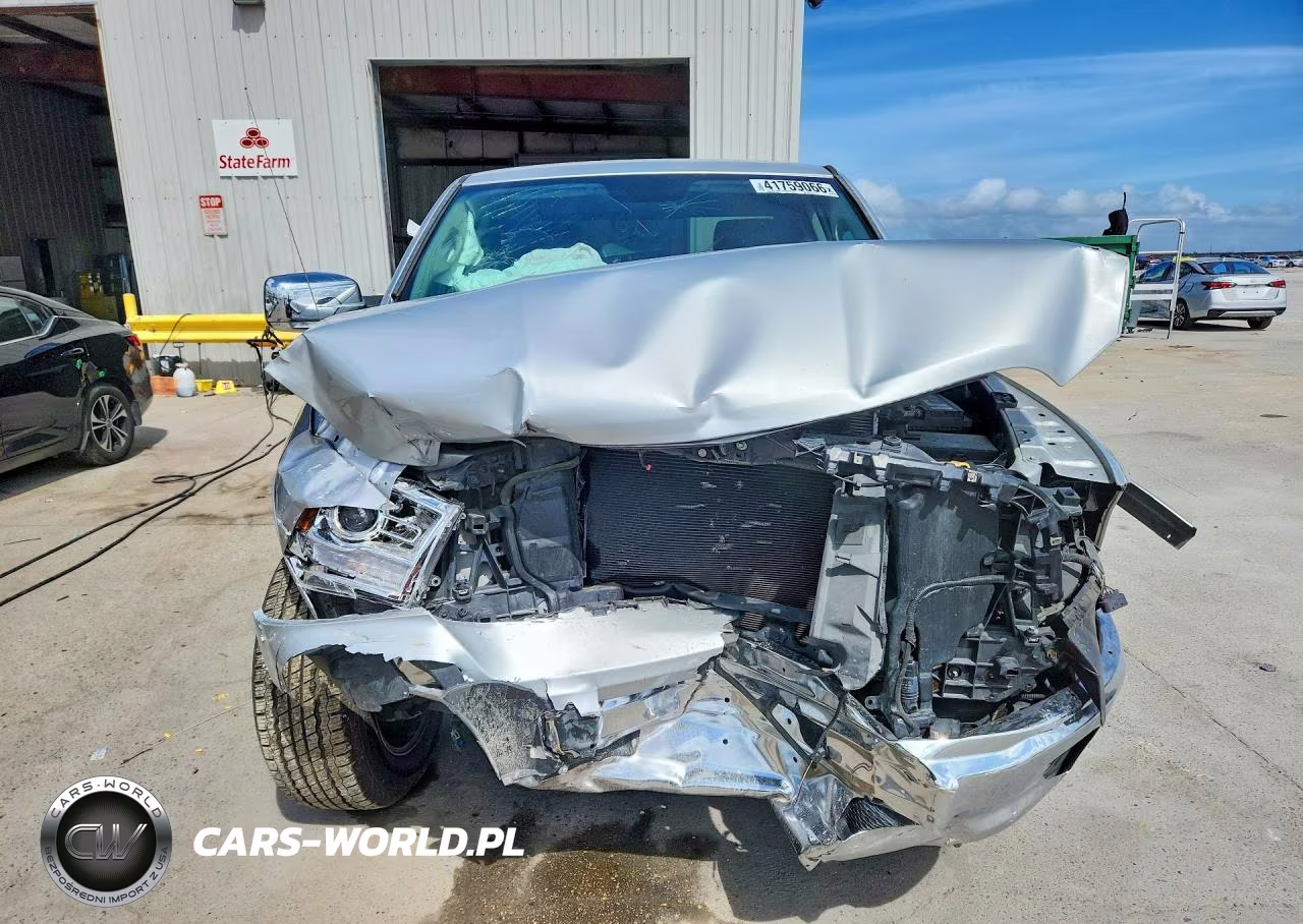 2017 Ram 1500 Laramie VIN:1C6RR6JT8HS520219 - 5