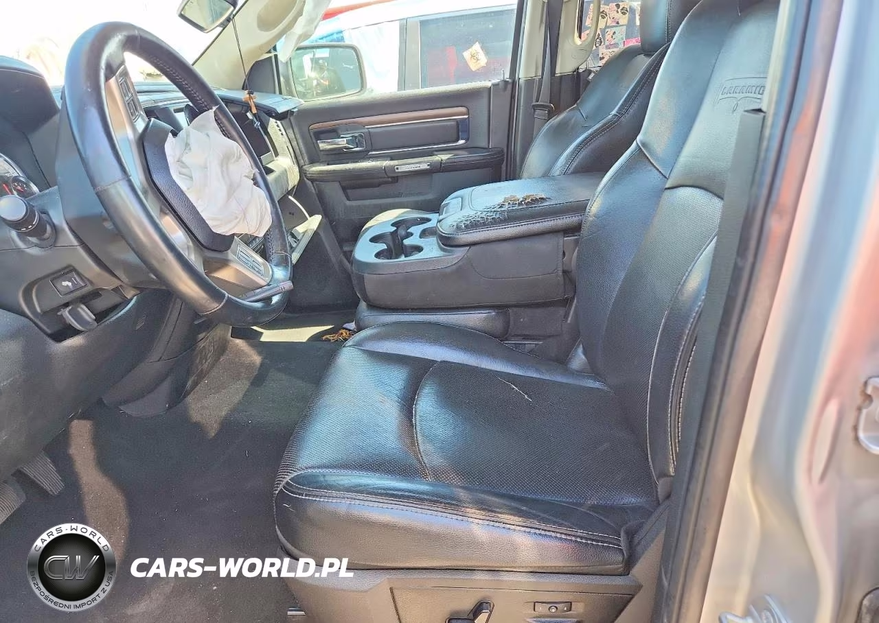 2017 Ram 1500 Laramie VIN:1C6RR6JT8HS520219 - 7