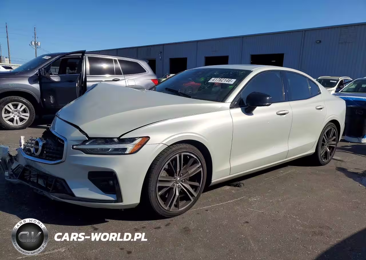 2019 Volvo S60 T6 R-Design