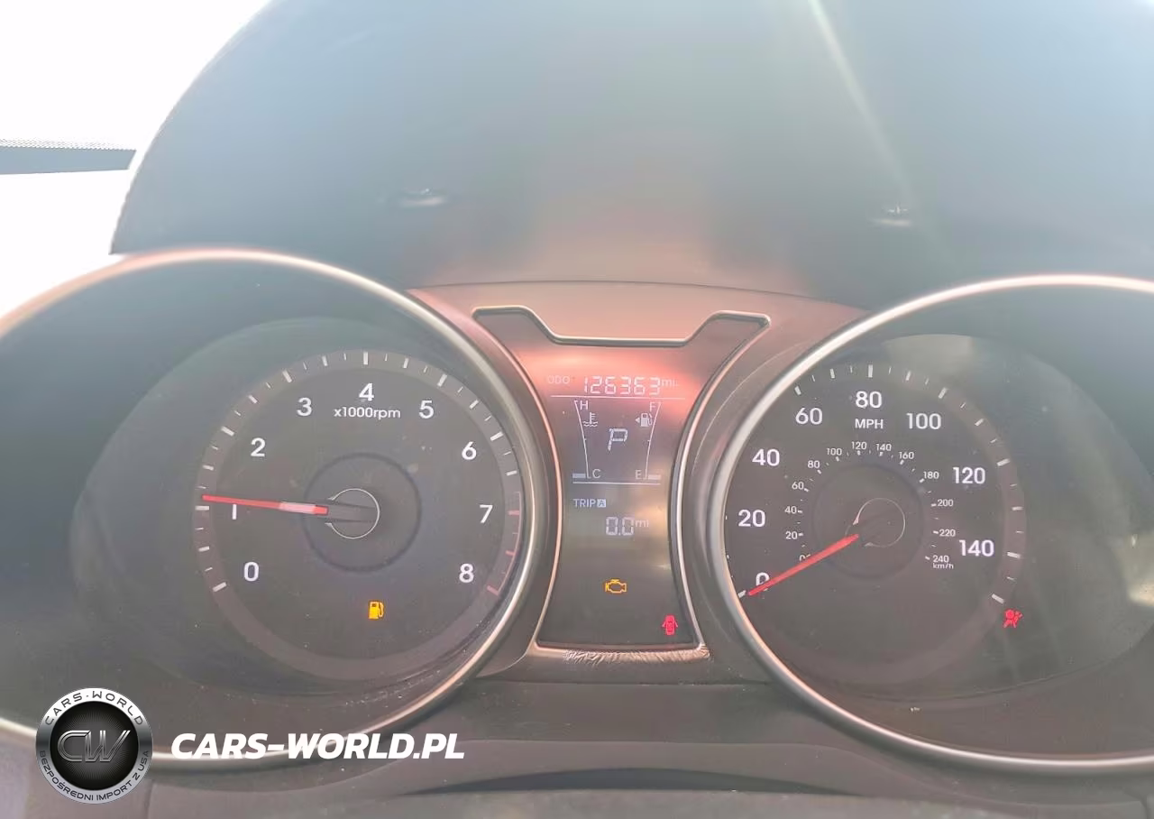 2013 Hyundai Veloster Base VIN:KMHTC6AD7DU096910 - 9