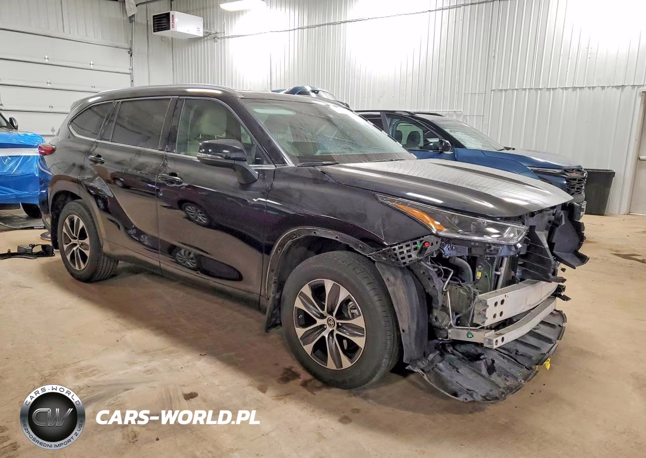 2021 Toyota Highlander Xle VIN:5TDHZRBH1MS540783 - 4