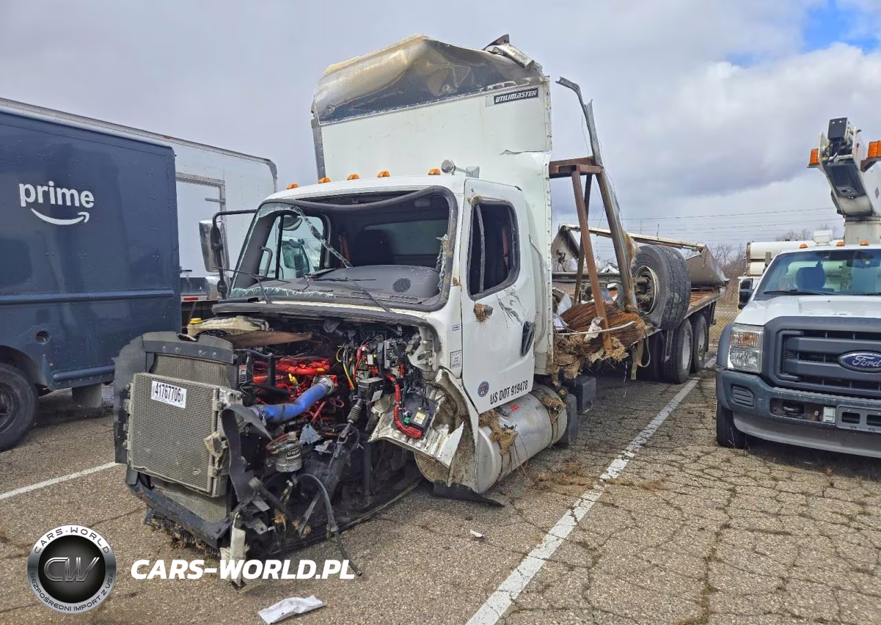 2021 Freightliner Business Class M2 Box Truck