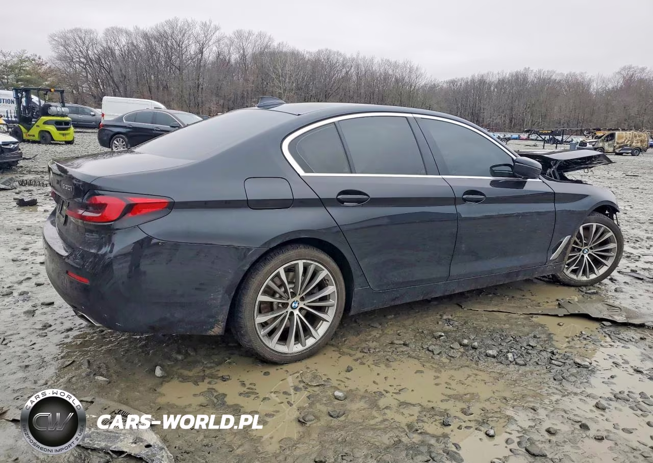 2022 BMW 530 Xi VIN:WBA13BJ08NCJ51421 - 3
