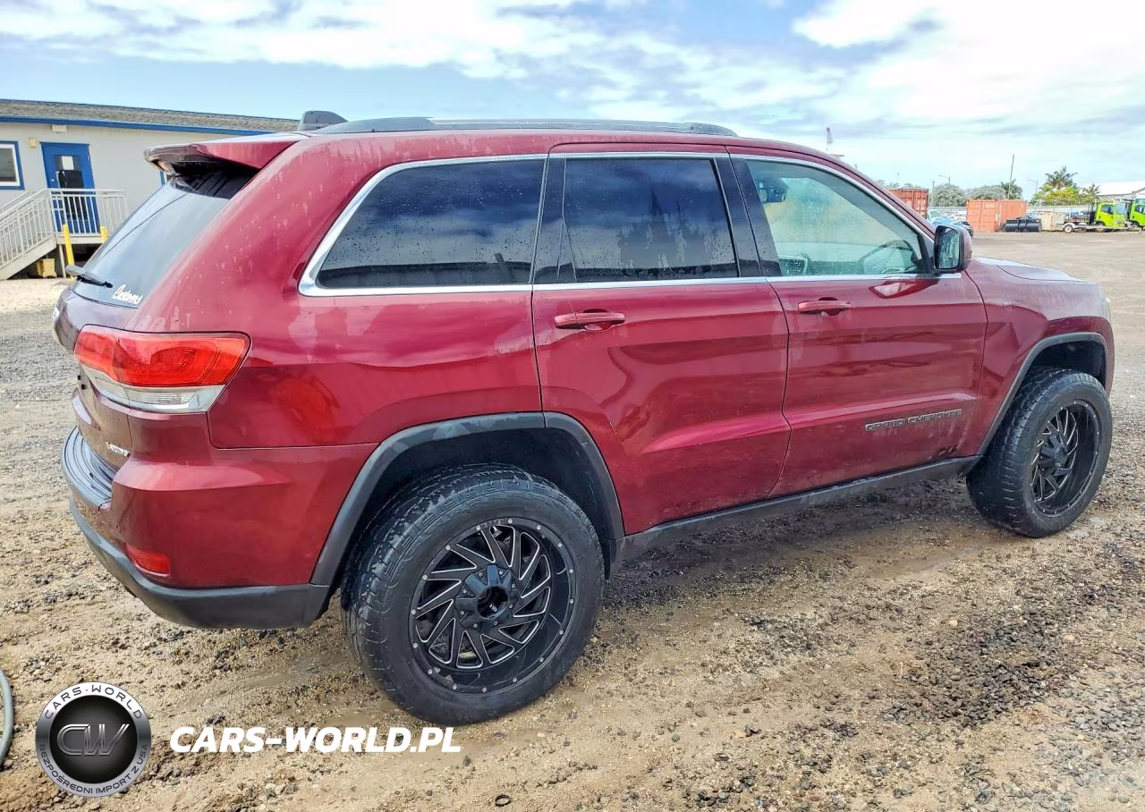 2018 Jeep Grand Cherokee Laredo VIN:1C4RJEAG3JC306574 - 3