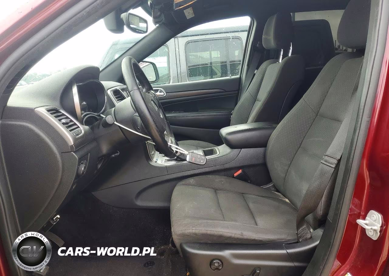 2018 Jeep Grand Cherokee Laredo VIN:1C4RJEAG3JC306574 - 7