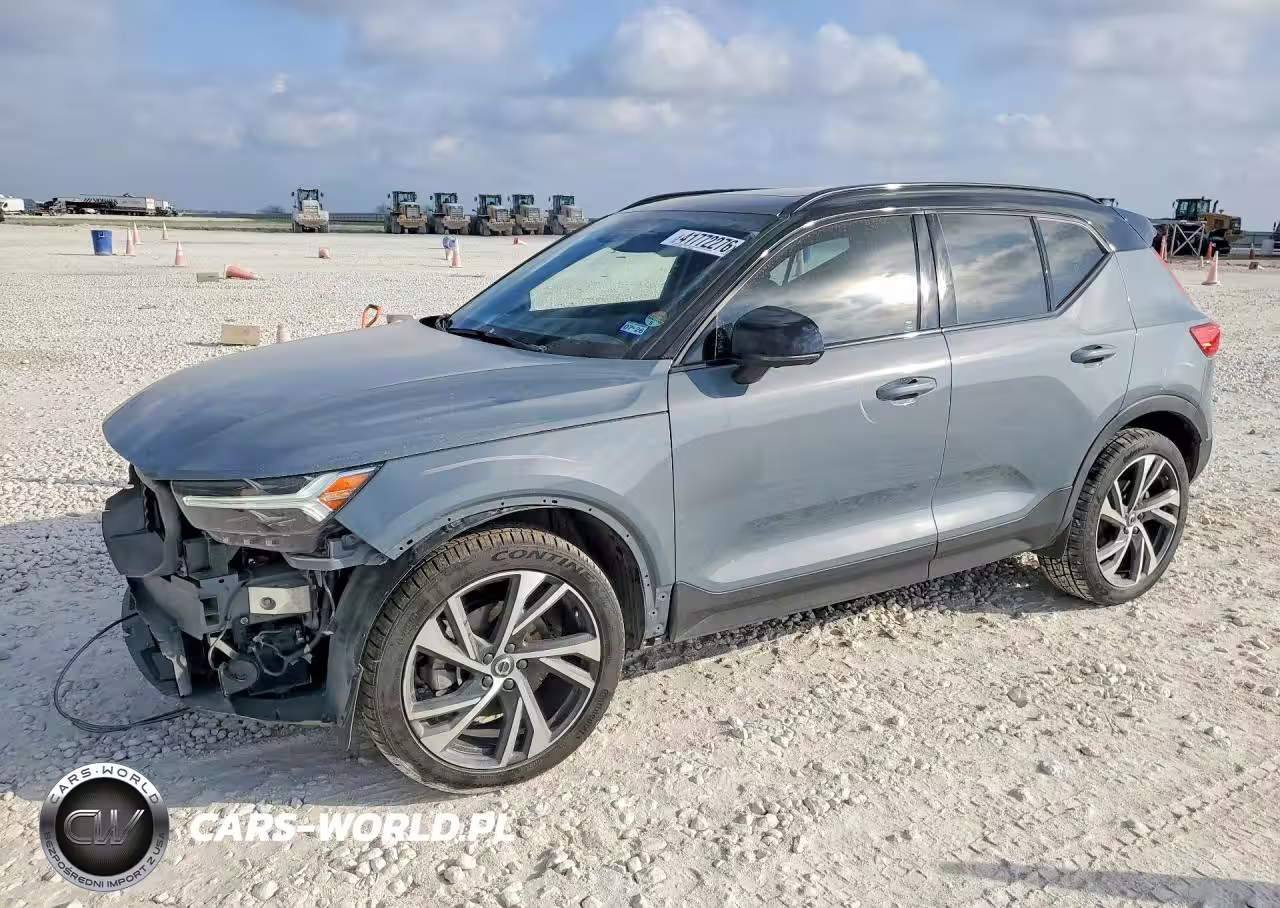 2022 Volvo Xc40 T4 R-Design