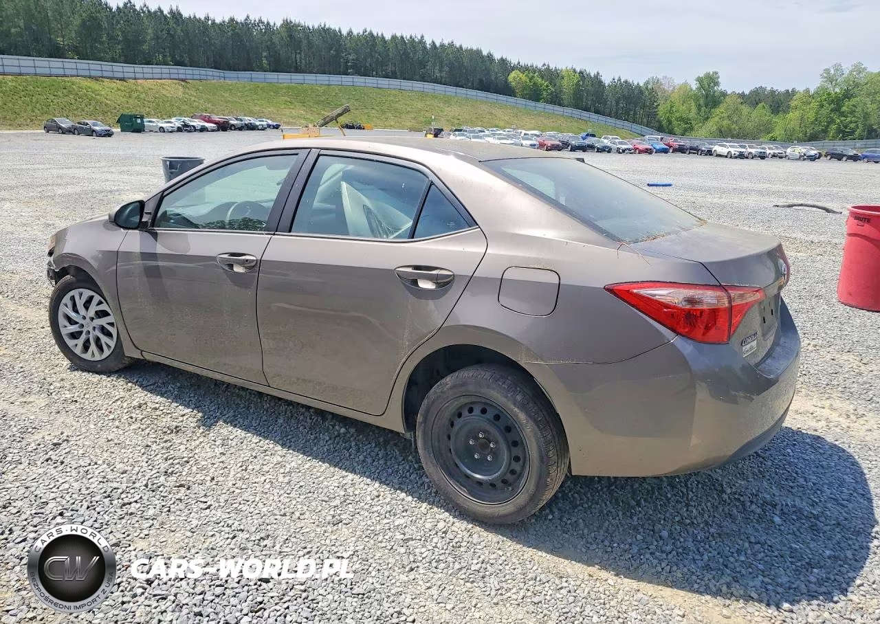 2018 Toyota Corolla Le VIN:5YFBURHE2JP773836 - 2