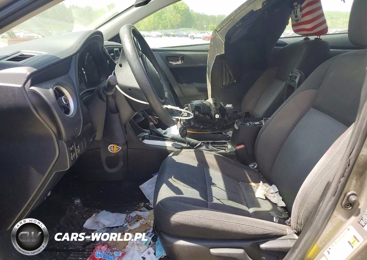 2018 Toyota Corolla Le VIN:5YFBURHE2JP773836 - 7