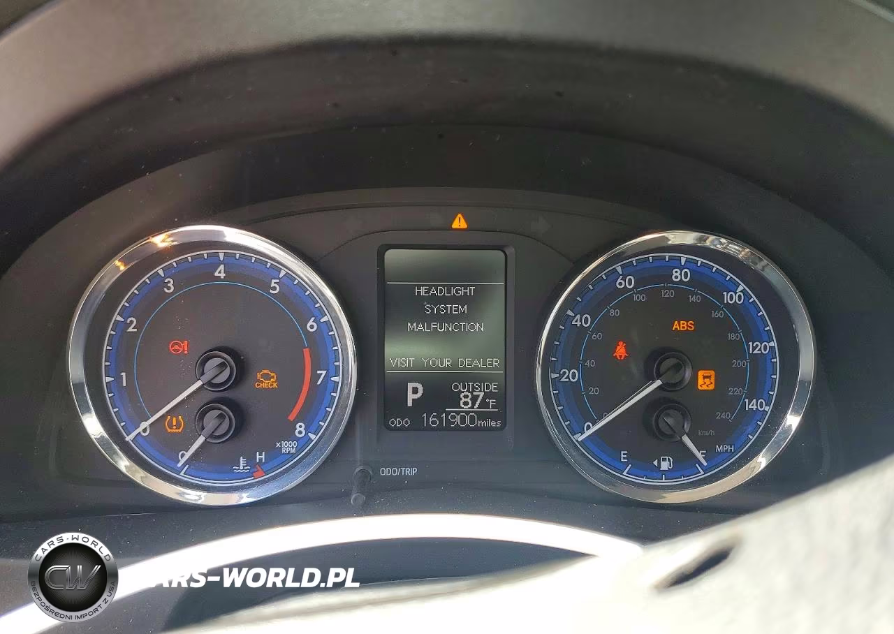2018 Toyota Corolla Le VIN:5YFBURHE2JP773836 - 9