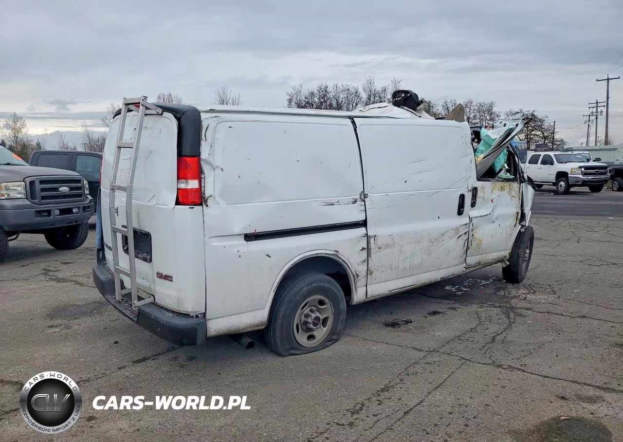 2023 GMC Savana 2500 Cargo Utility - Service Van VIN:1GTW7AFP7P1118082 - 3